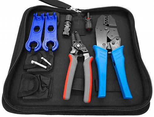 KIT DE HERRAMIENTAS FOTOVOLTAICAS, INCLUYE:1PCS CRIMPADORA MC4, 1PCS PELADOR DE CABLE, 1 PCS CORTADOR DE CABLE, 1 PAR DE LLAVES PARA CONECTOR MC4 1500V
